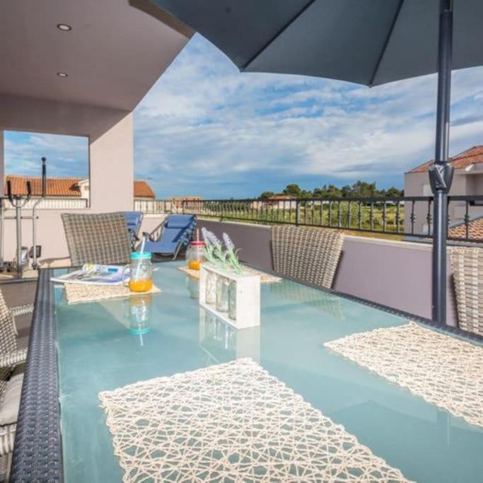 Holiday&Suite Klanac Вир Екстер'єр фото